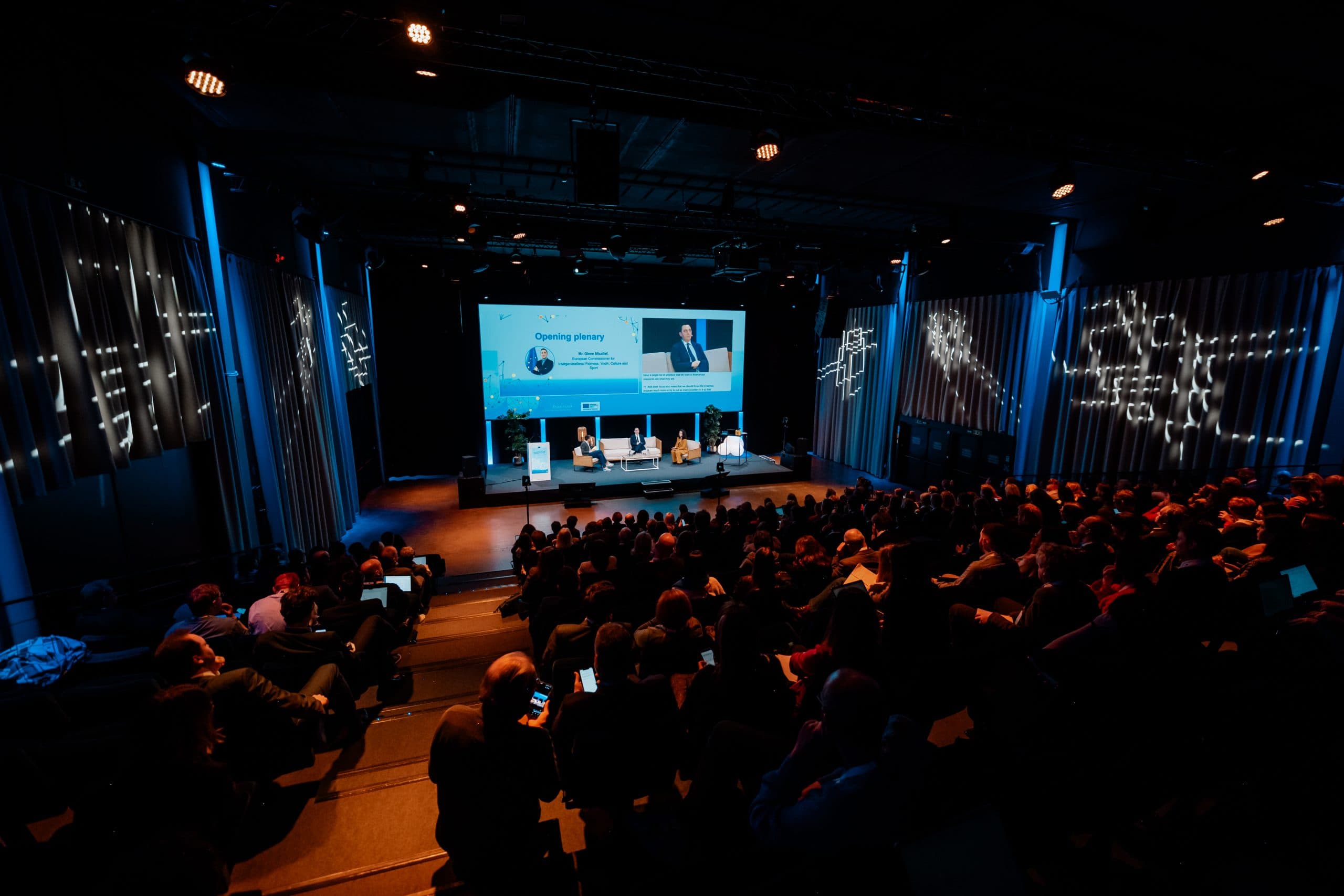 Moderating.EU at a European conference
